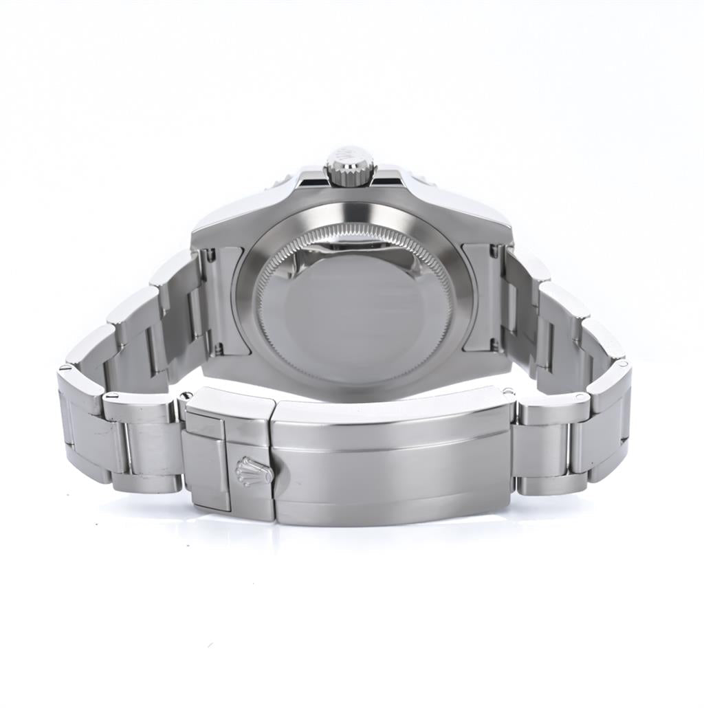 R - STAINLESS
STEEL WATCH